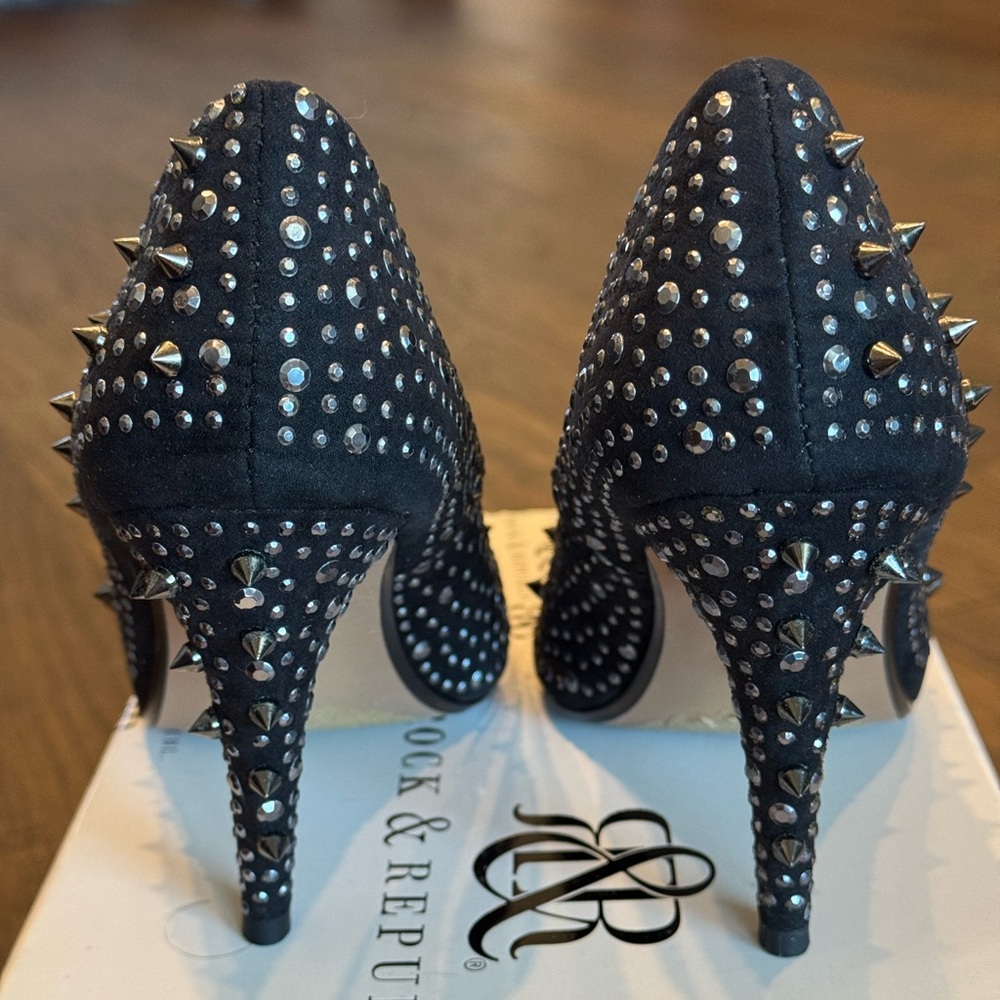 Spiky Heels - Picture 4 of 8